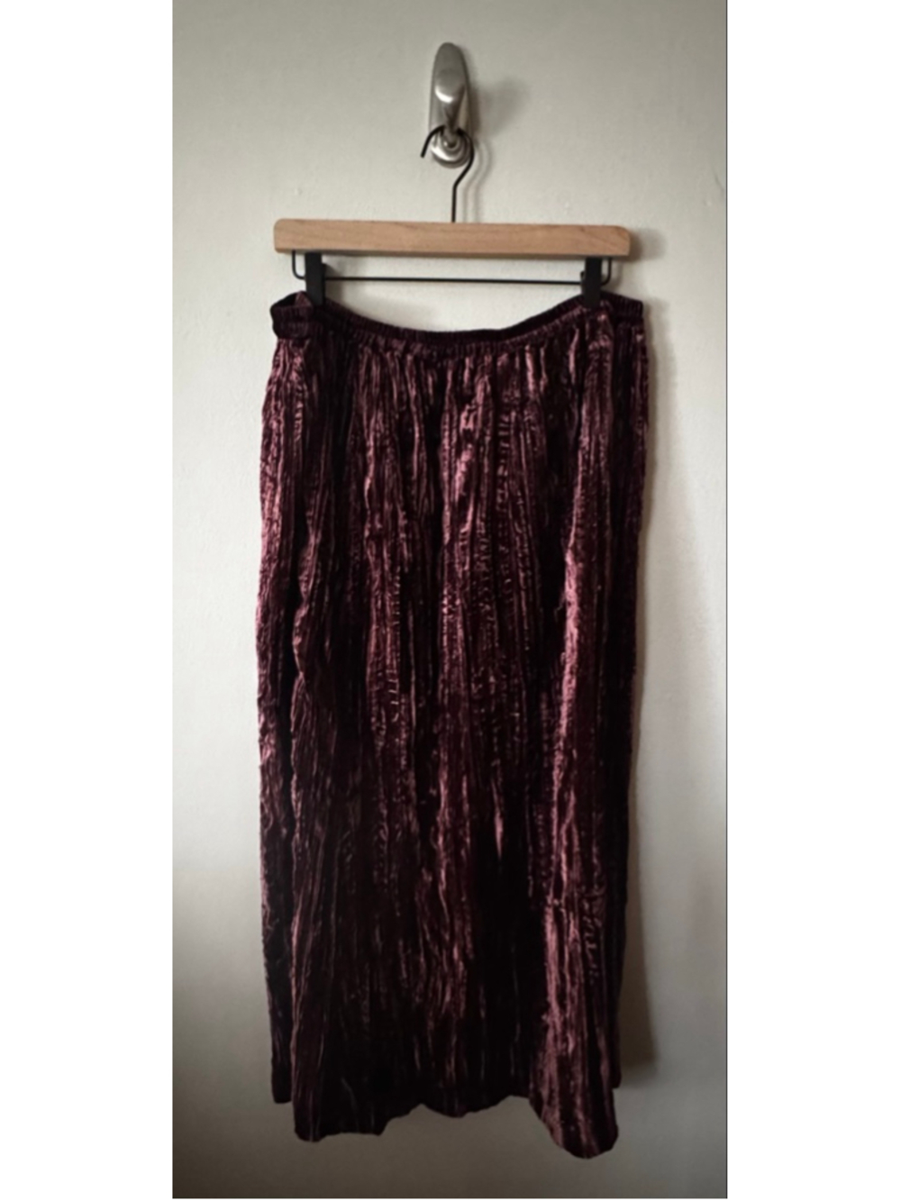 Vintage 90s/Y2K Crushed Velvet Maxi Skirt - Picture 2 of 3